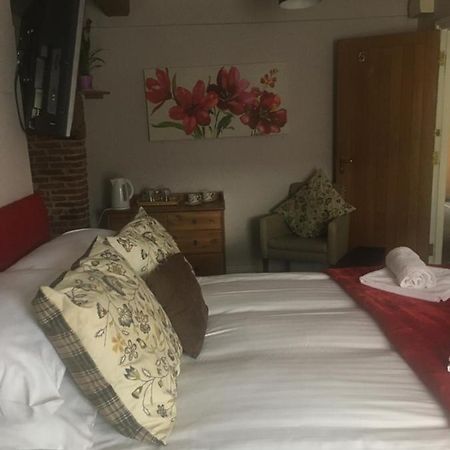 The Chequers Bed & Breakfast Royston  Eksteriør bilde