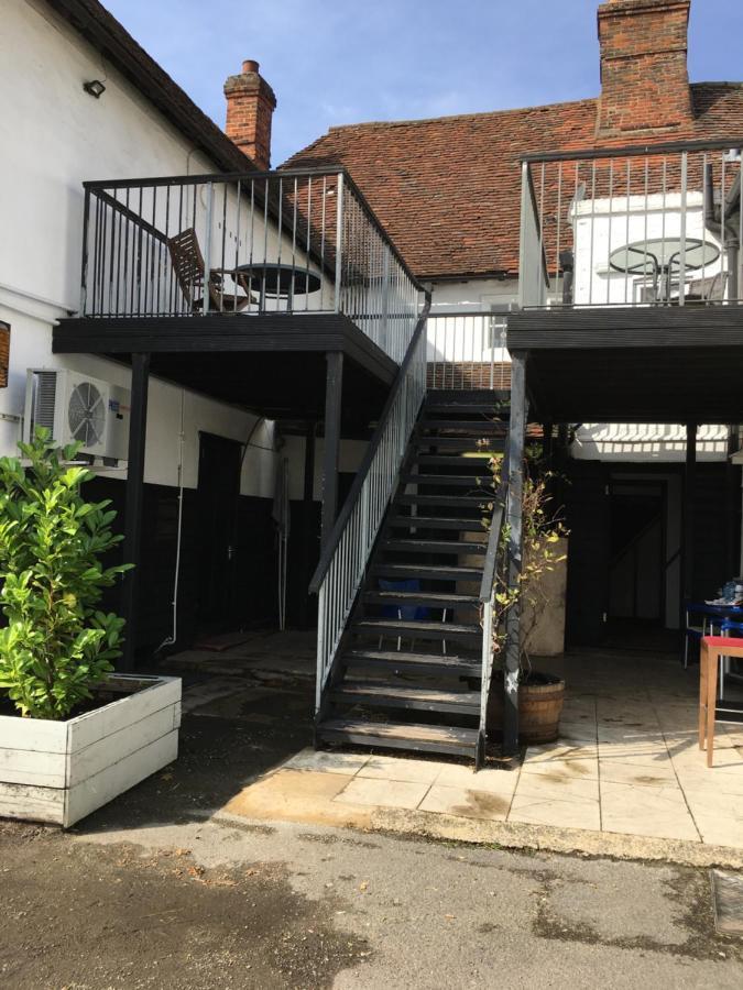 The Chequers Bed & Breakfast Royston  Eksteriør bilde